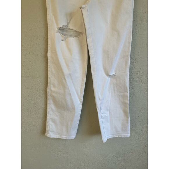 Express Woman White High Rise Straight Ankle Jeans, Size 2R - Picture 6 of 9